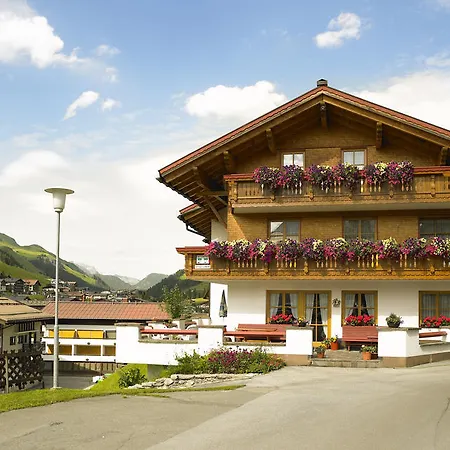 Regina Guest house 3*